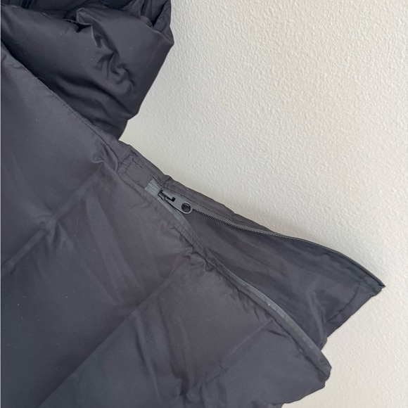 Zara Women's Black Puffer Vest - Picture 3 of 3